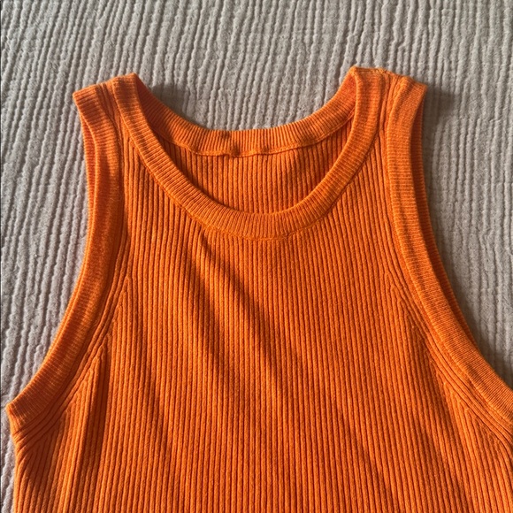 Commense Bold Orange Ribbed Top - Picture 2 of 3